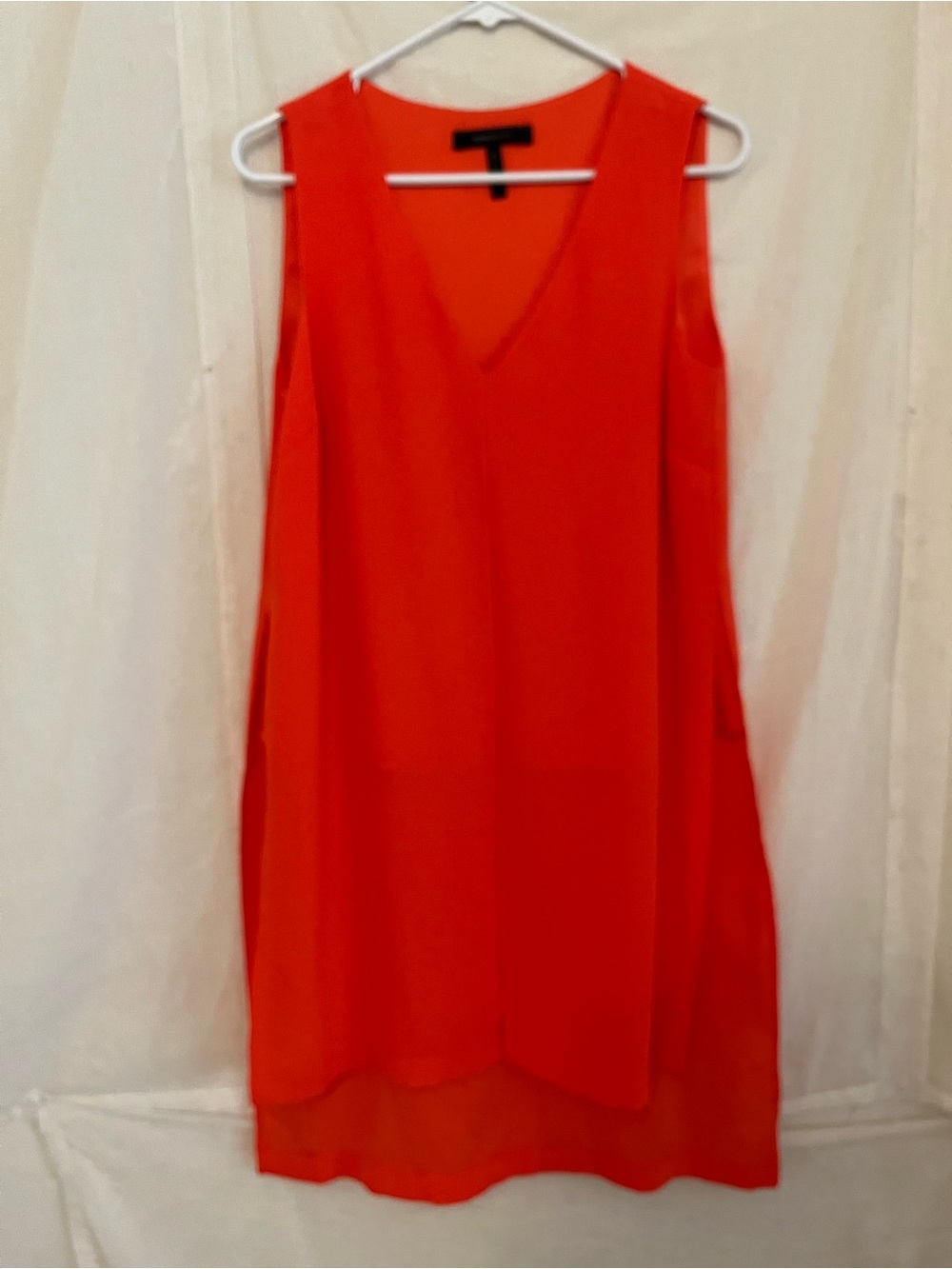 BCBGMaxAzria Bright Red V-Neck Sleeveless Shift Tunic